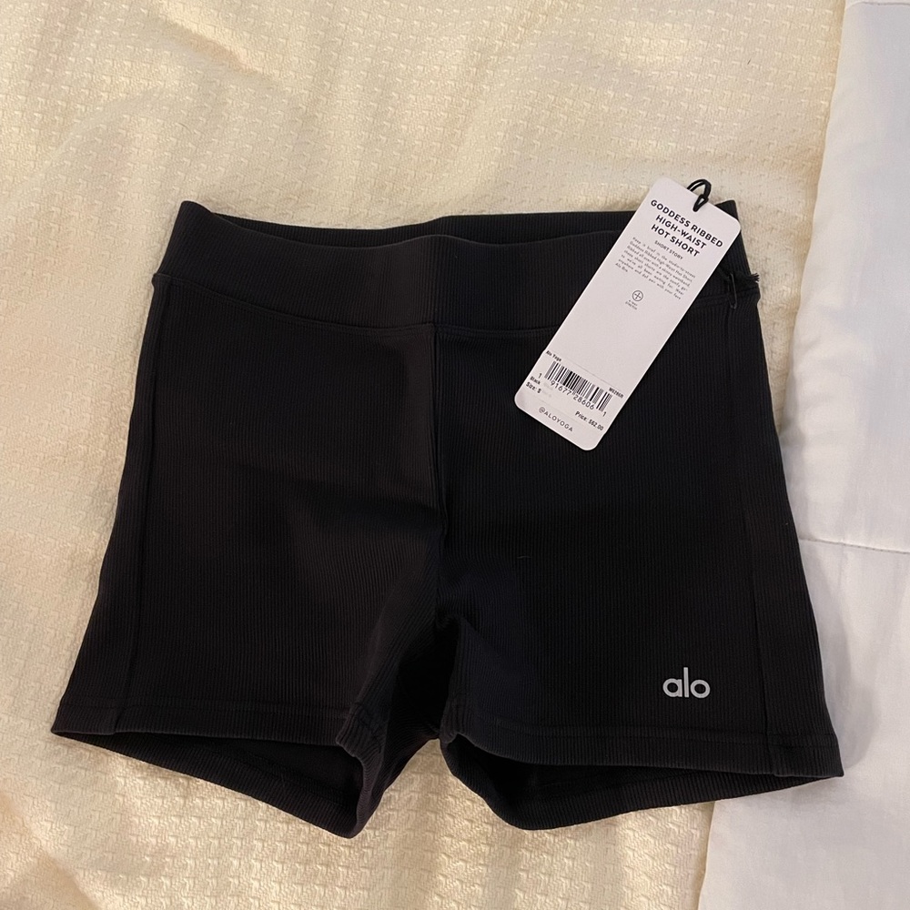 Alo Goddess Ribbed Hot Shorts